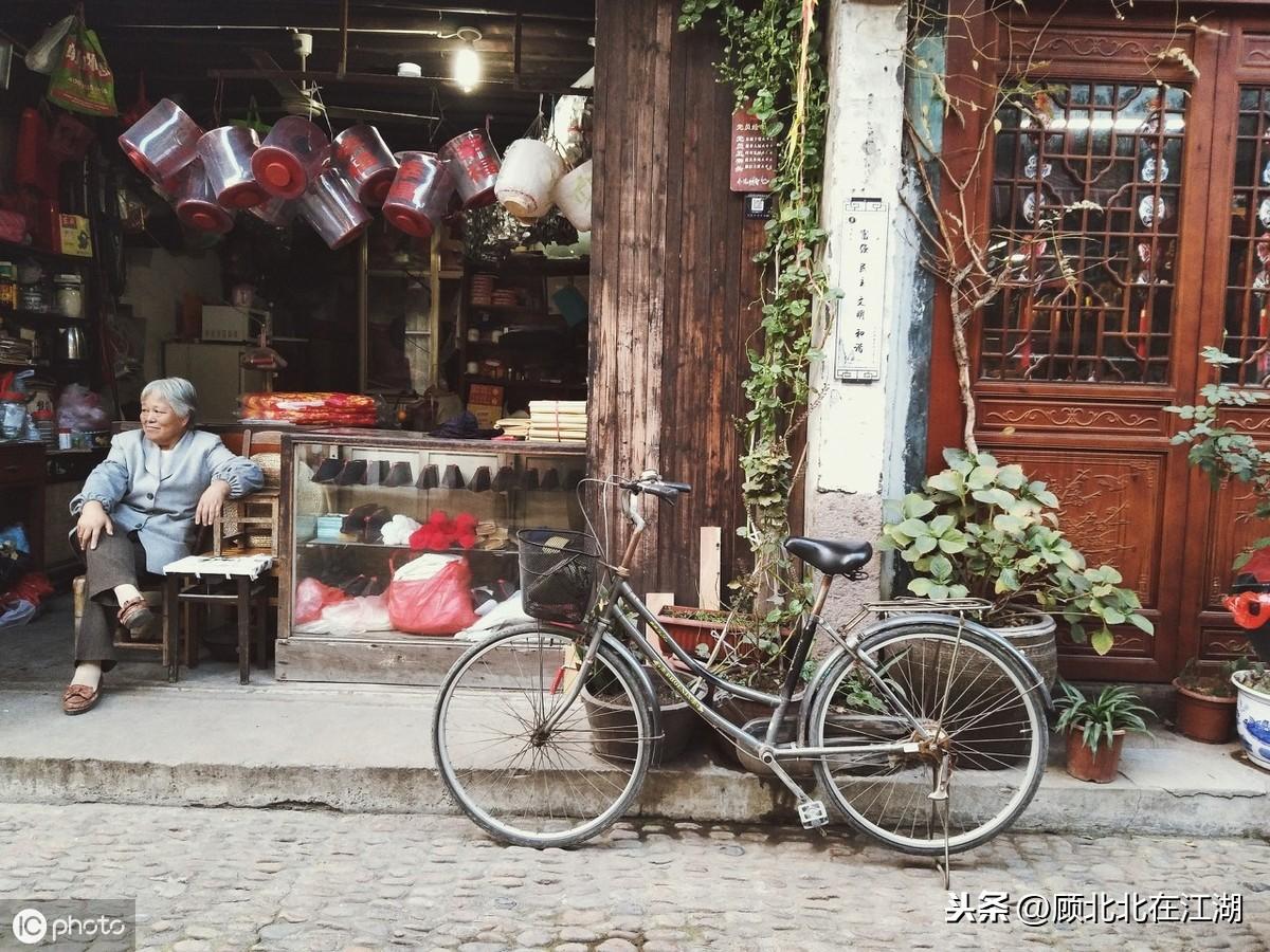 汽油最新动态与小巷深处的独特小店揭秘