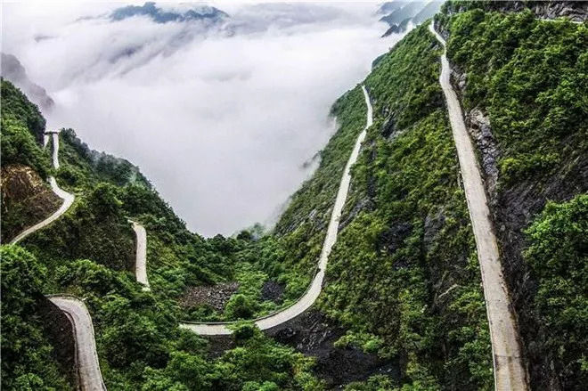 最新在建大桥探索自然美景，追寻内心平静之旅
